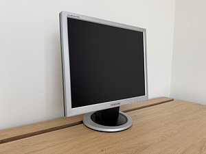 Samsung SyncMaster 910N monitor (1 foto / 3)