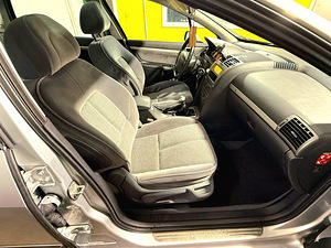 Müüa Peugeot 407 SW, Unversaal,Diisel,Manuaal (10 foto / 15)