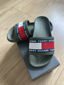 Tommy hilfiger plätud, suurus 32 (1 foto / 3)