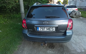 Toyota avensis 1,8 (3 foto / 4)