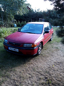 Mazda 323 (1 foto / 3)