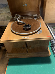 Kontori grammofon. (6 foto / 6)