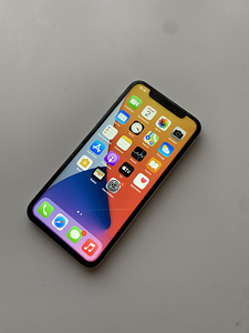 iPhone X 64 ГБ БЕЛЫЙ (2 фото из 2)