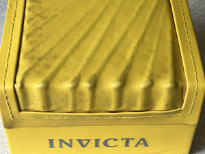 Часы invicta (2 фото из 5)
