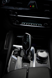 BMW M550D xDrive (6 foto / 15)