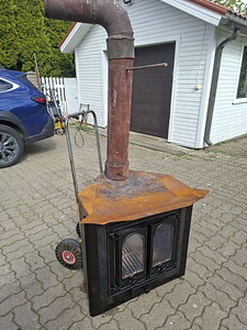 Müüa kasutatud kaminasüdamik / kamina uksed, terved klaasid (1 foto / 3)