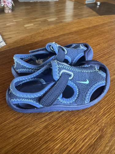 Nike sandaalid nr.23