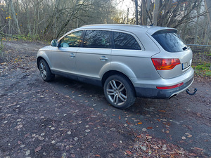 Ауди q7 (3 фото из 6)