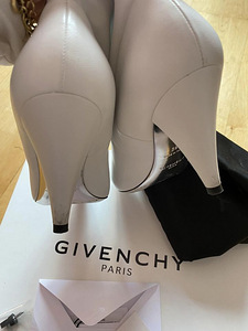 Сапоги Givenchy, размер 39 (3 фото из 3)