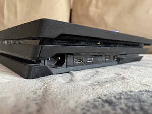 PS4 (3 foto / 7)