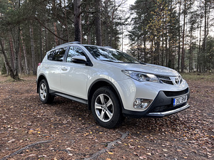 Toyota Rav4 (1 foto / 11)