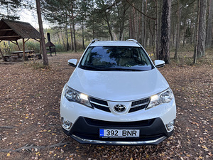 Toyota Rav4 (2 foto / 11)