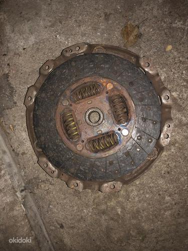 Клапан от Nissan Navara D22 и диск сцепления (фото #3)