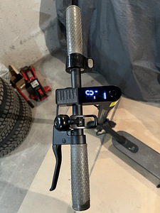 Xiaomi Mi Electric Scooter 1S (2 foto / 3)