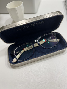 Prillid Tommy Hilfiger (-3,00) (1 foto / 4)