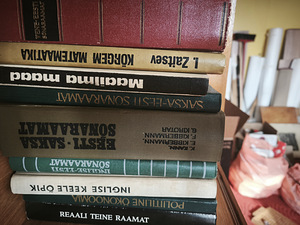 Raamatud (8 foto / 10)