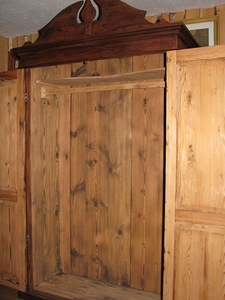 Riidekapp (2 foto / 2)