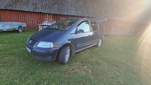 VW Sharan (1 фото из 12)
