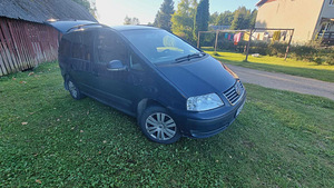 VW Sharan (3 фото из 12)