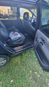 VW Sharan (7 фото из 12)