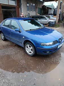 Seat leon (5 foto / 12)