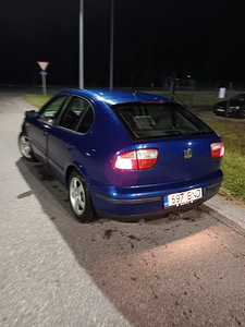 Seat leon (6 foto / 12)