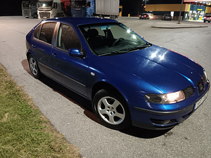 Seat leon (8 foto / 12)