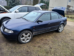 Audi A4 B5 (8 фото из 9)
