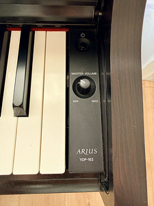 Yamaha Arius YDP-163 digitaalne klaver (6 foto / 6)