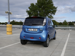 Mitsubishi i-MiEV (2 foto / 13)