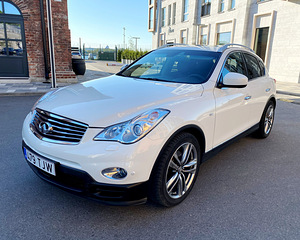 Infiniti EX30 Premium AWD 3.0 TDI V6 175kv (6 foto / 15)