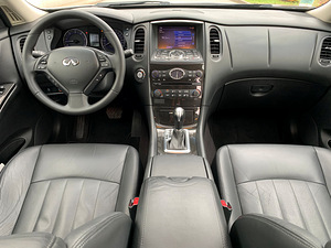 Infiniti EX30 Premium AWD 3.0 TDI V6 175kv (8 foto / 15)