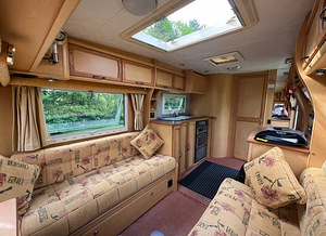 Haagissuvila ELDDIS SUNSEEKER 482. 2005a (8 foto / 10)