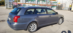 Toyota Avensis (6 foto / 8)