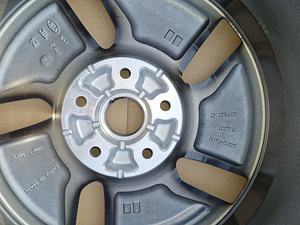 Kia valuveljed 17" uued (3 foto / 4)