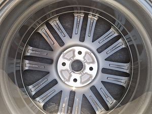 Kia valuveljed 17" uued (3 foto / 4)