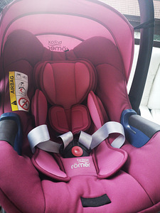 Turvahäll Britax Römer Baby-Safe²+isofix base (1 foto / 3)