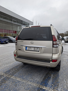 Toyota Land Cruiser (4 foto / 12)