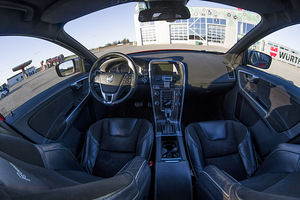 Volvo XC60 2014, 2015 Facelift R-design (5 foto / 6)