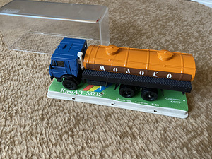 Automudel KAMAZ 53212 Piimaauto 1:43 (2 foto / 8)