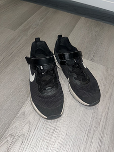 Tossud Nike 35 (2 foto / 2)