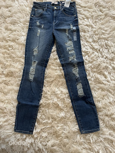 Джинсы Guess