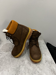 Naiste Timberland talvesaapad suuruses 40 (1 foto / 3)