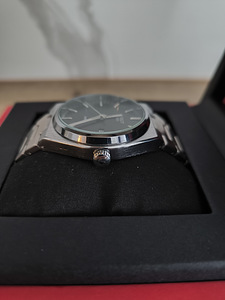 Tissot PRX часы (5 фото из 6)