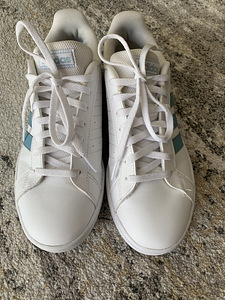 Adidase tossud, suurus 39-40 (3 foto / 4)
