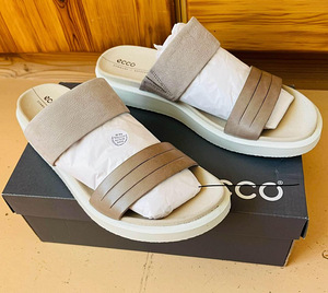 Новые сандалии ECCO Flowt размер 42 (2 фото из 3)