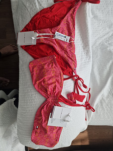 Продам новый купальник (1 фото из 2)
