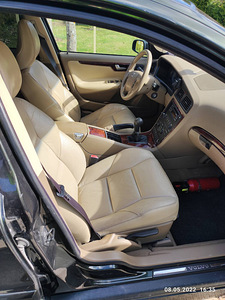 Volvo V70 (4 foto / 11)