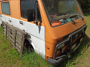 VW LT 28-21 varosad (1 foto / 2)