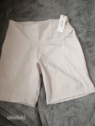 Calvin Klein biker retuusid väikese taskuga M.